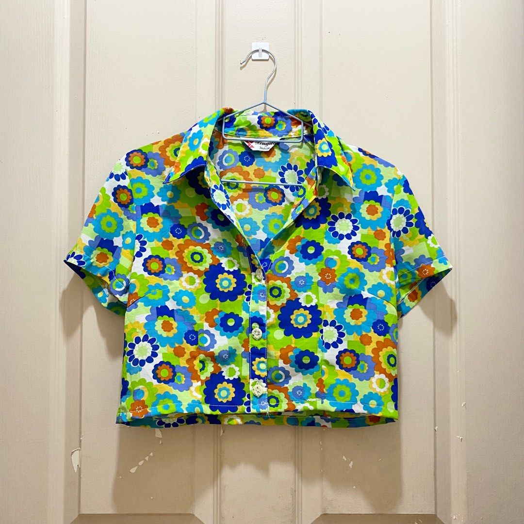 Floral crop top (Category: Blouses) located in Malabon City. Submitted by moideclutter (Listing ID 1265420012, Image 1). Description: Fave top 🥲 Chiffon fabric Best fits S-M Shopee checkout available! 🛒.