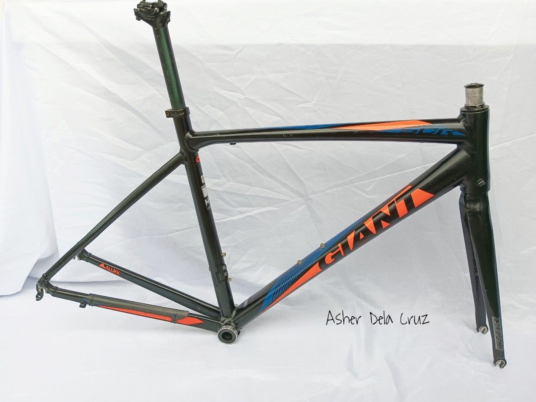 Giant SCR 2 Frameset 2018 Model w Free Ultegra Bottom Bracket