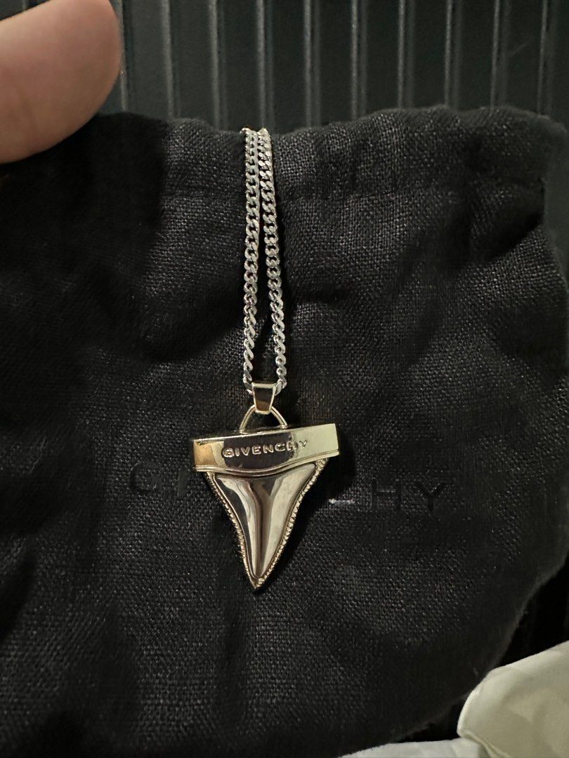 Givenchy shark tooth necklace double chain
