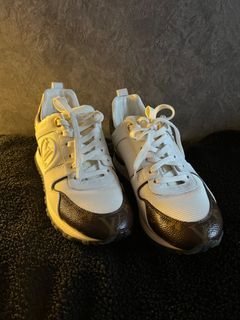 Louis Vuitton White/Brown Mesh And Monogram Canvas Run Away Sneakers Size 38  Louis Vuitton