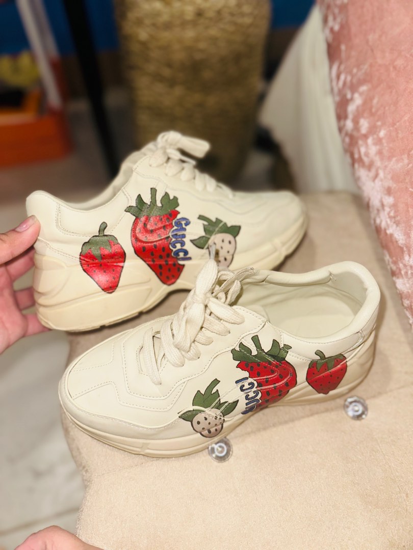Gucci strawberry rhyton store