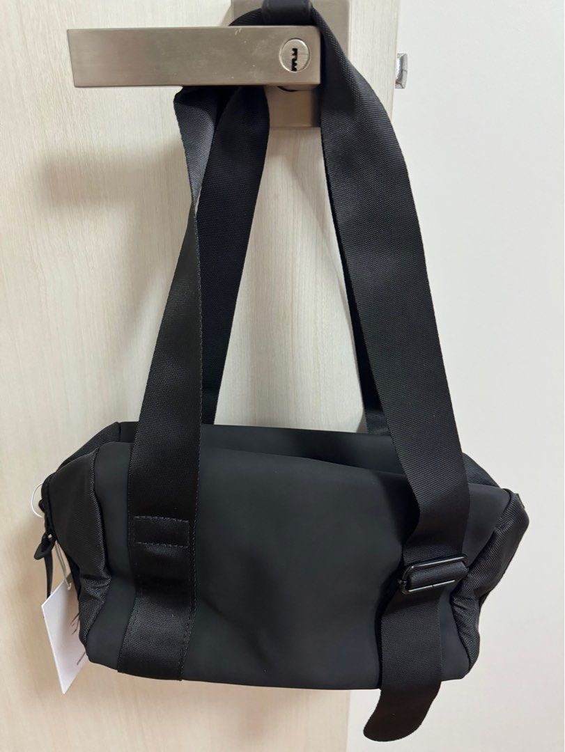 Gymshark Everyday Mini Holdall Bag, Women's Fashion, Bags