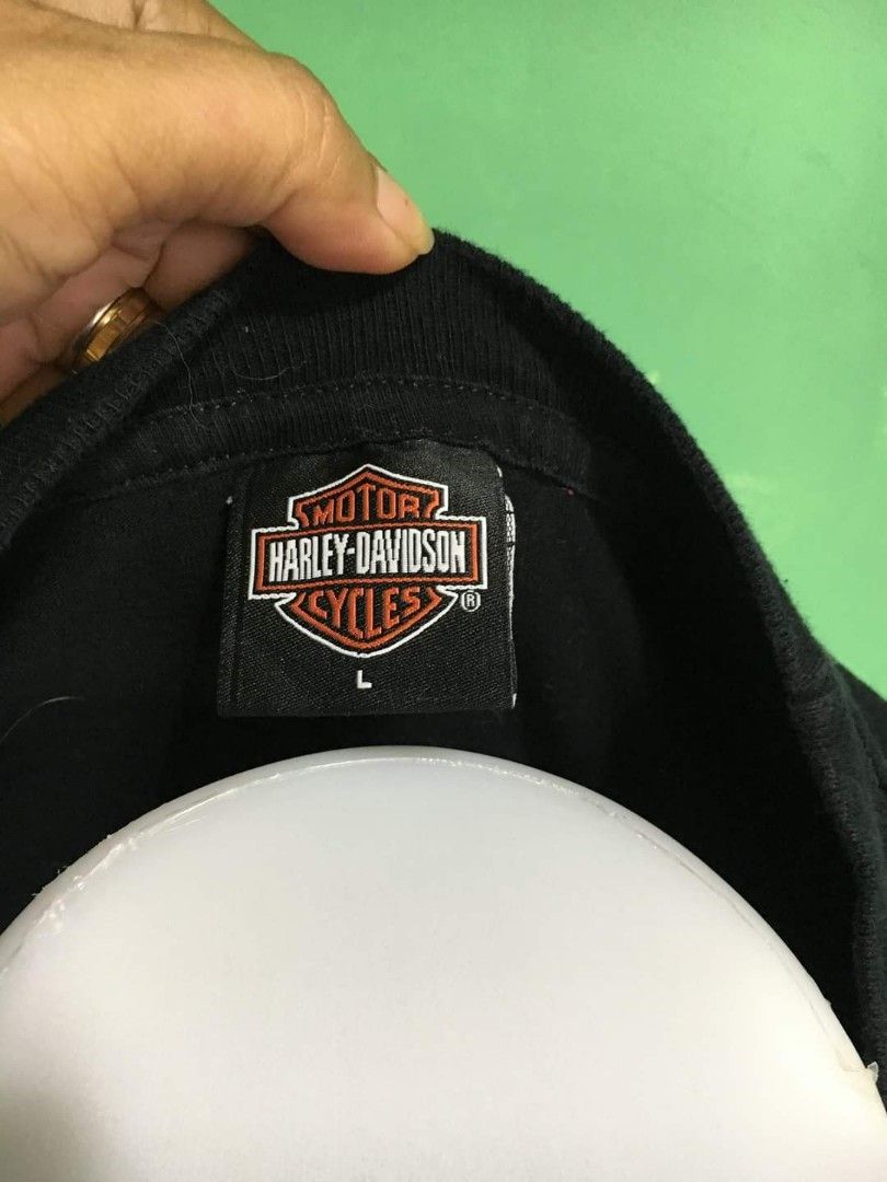 Harley-Davidson Vintage Shirt (Category: Tshirts & Polo Shirts ) located in Manila. Submitted by deeastrid (Listing ID 1265336162, Image 3). Description: Black Vintage Shirt (Large) With small pocket With minimal issue (see last picture).