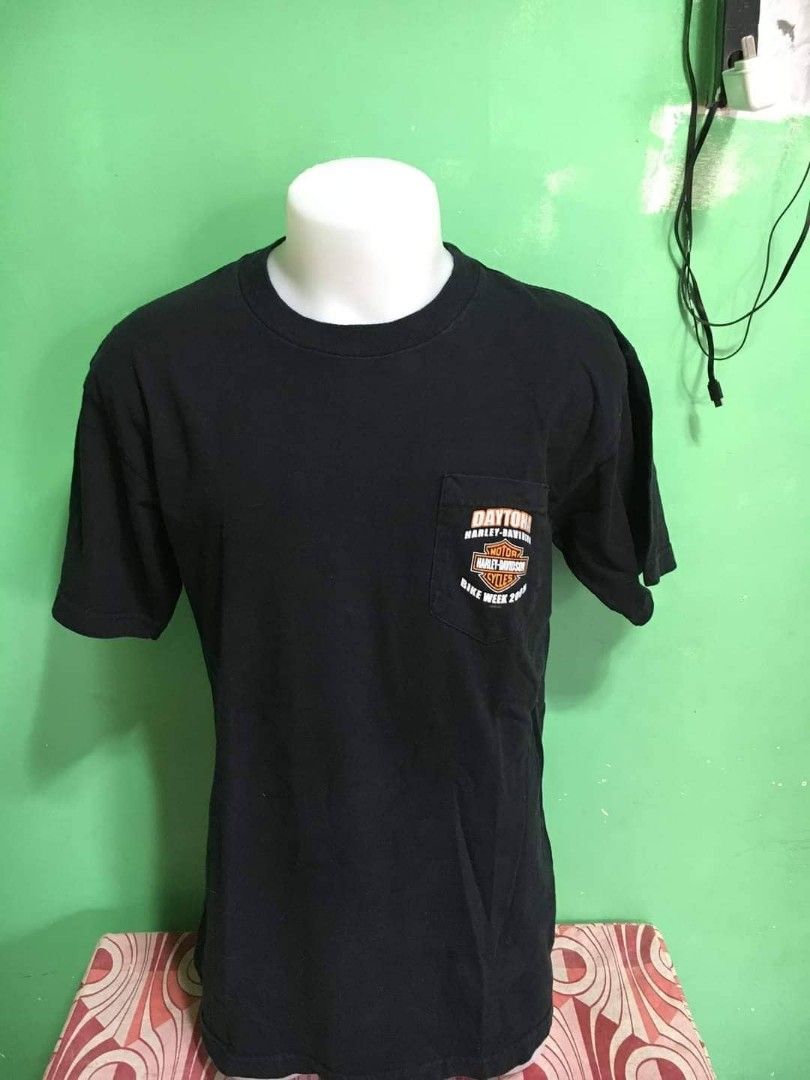 Harley-Davidson Vintage Shirt (Category: Tshirts & Polo Shirts ) located in Manila. Submitted by deeastrid (Listing ID 1265336162, Image 1). Description: Black Vintage Shirt (Large) With small pocket With minimal issue (see last picture).