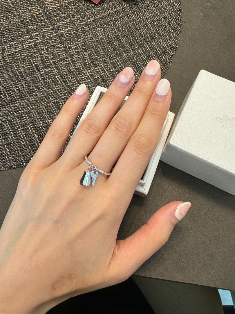 Hermes kelly clochette ring 鑽石介子size 53, 名牌, 飾物及