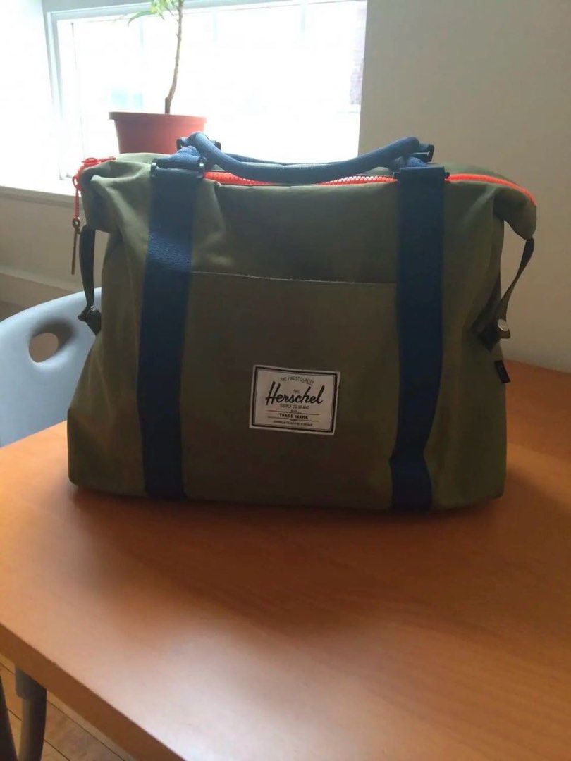 Herschel strand duffle review top