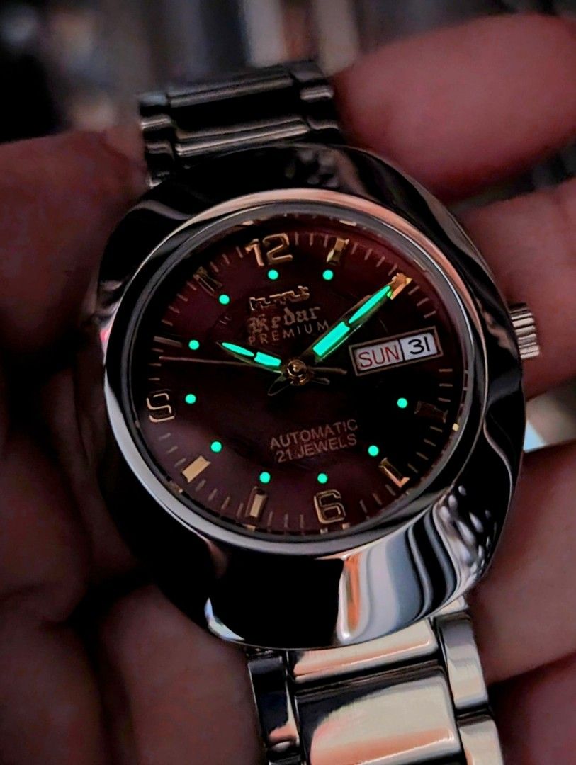 HMT Kedar Premium Maroon Men s Fashion Watches Accessories Watches on Carousell