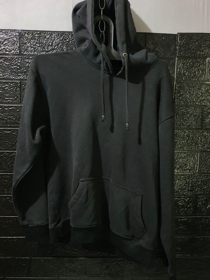 Hoddie by H M polos Fesyen Pria Pakaian Baju Luaran di Carousell