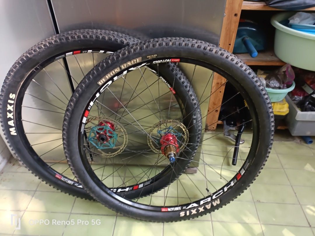 Hope pro II 29er wheel set Sports Equipment Bicycles Parts