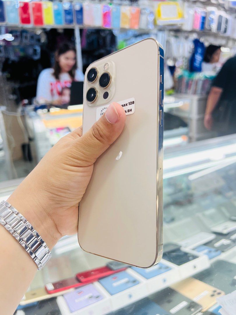 Iphone 12 Pro Max Dualsim (Category: iPhone 12 Series) located in San Juan City. Submitted by javedsgadgetshop (Listing ID 1265457999, Image 2). Description: OPEN FOR INSTALLMENT VIA CREDIT CARD/GGIVES & SWAP/TRADE-IN! WE BUY AND SELL ( ANYKINDS OF UNIT BINIBILI PO NAMIN)! PTPA : Padelete po f bawal Read ❗️Onhand ‼️ Iphone 12 Promax •128gb •HK Variant •85% batt health •Factory Unlock •95% Smoothness •No hidden issue | No Repaired •100% Authentic 