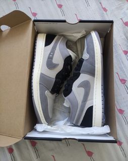 Jordan 1 Low SE Craft Grey Cement