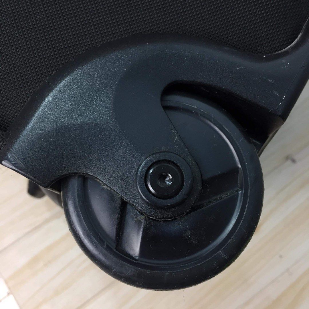 KIRKLAND Signature Soft Side 22" 2Wheel Carry On Travel Luggage