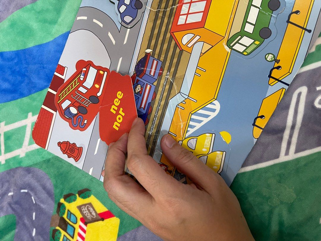 Learning Time educational kit (Category: Educational & Learning Toys) located in Quezon City. Submitted by swiftturtle_0b2e05 (Listing ID 1265363873, Image 3). Description: Wooden transportation ,cloth mat with detachable colors , busy board .