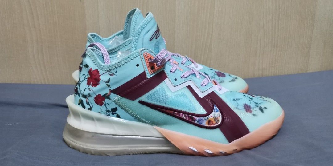 Lebron XVIII Low COPA TEAM RED HYPE PINK WHITE LEBRON 18 Men s