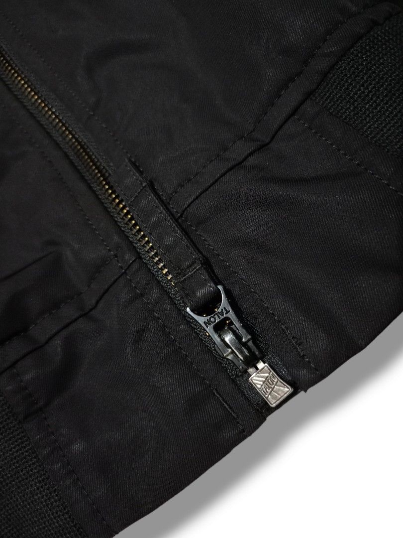 Levi's lyon bomber store
