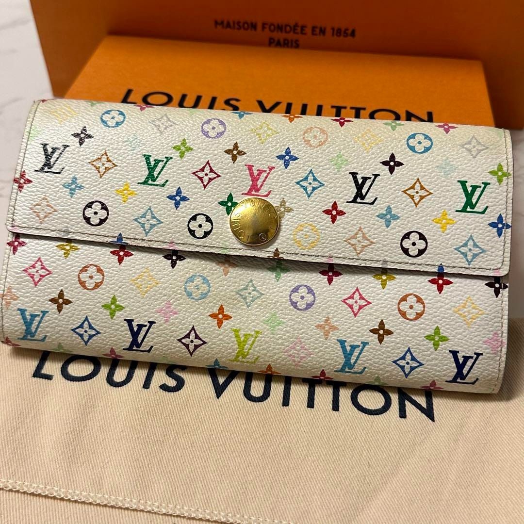 Louis Vuitton Sarah Wallet, Luxury, Bags & Wallets on Carousell