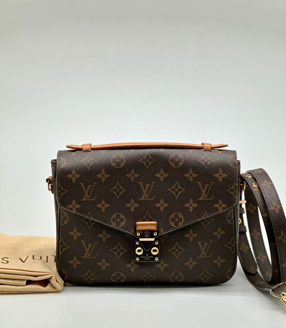 LV Metis Pochette Monogram 2016, Comes with dustbag, Size