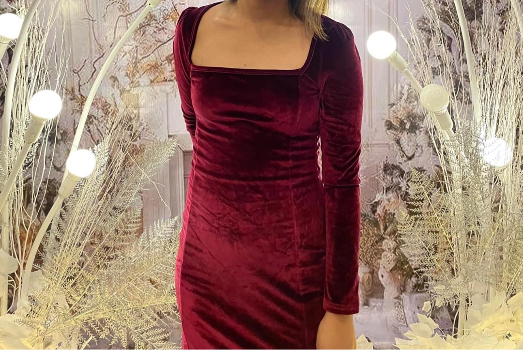 maroon printed dress V28