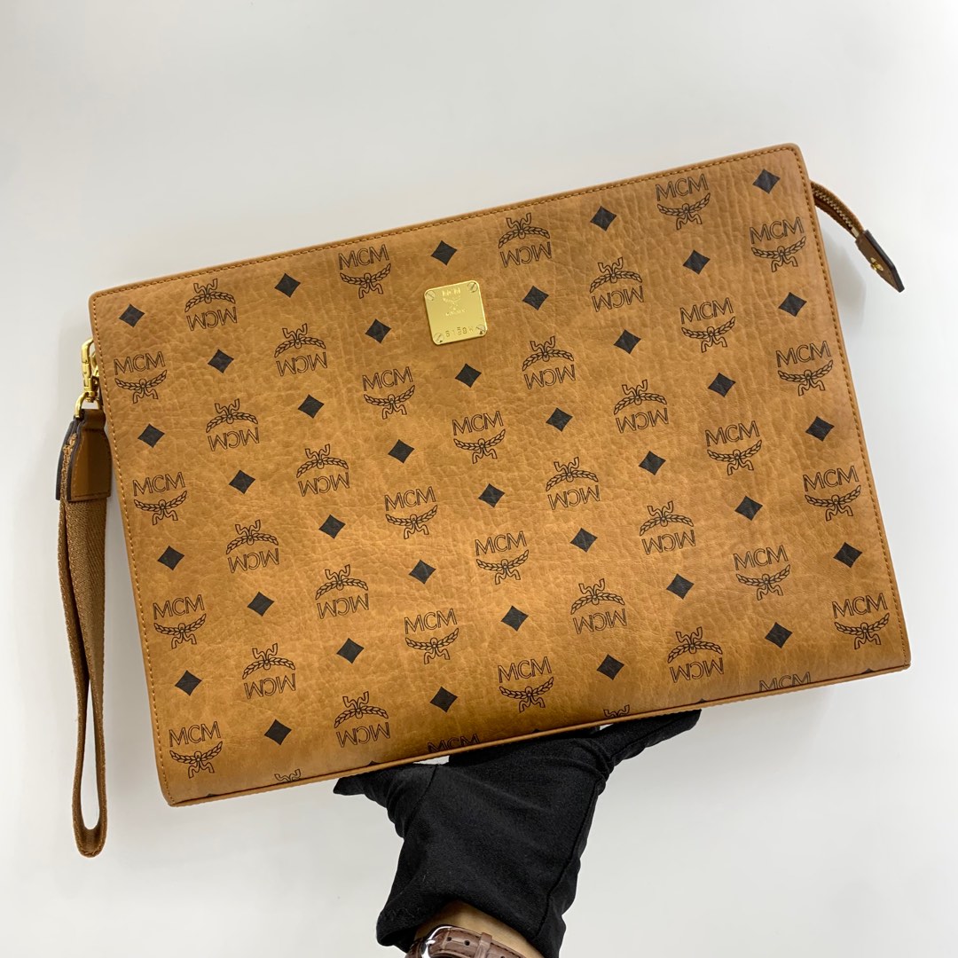 Mcm discount large wristlet