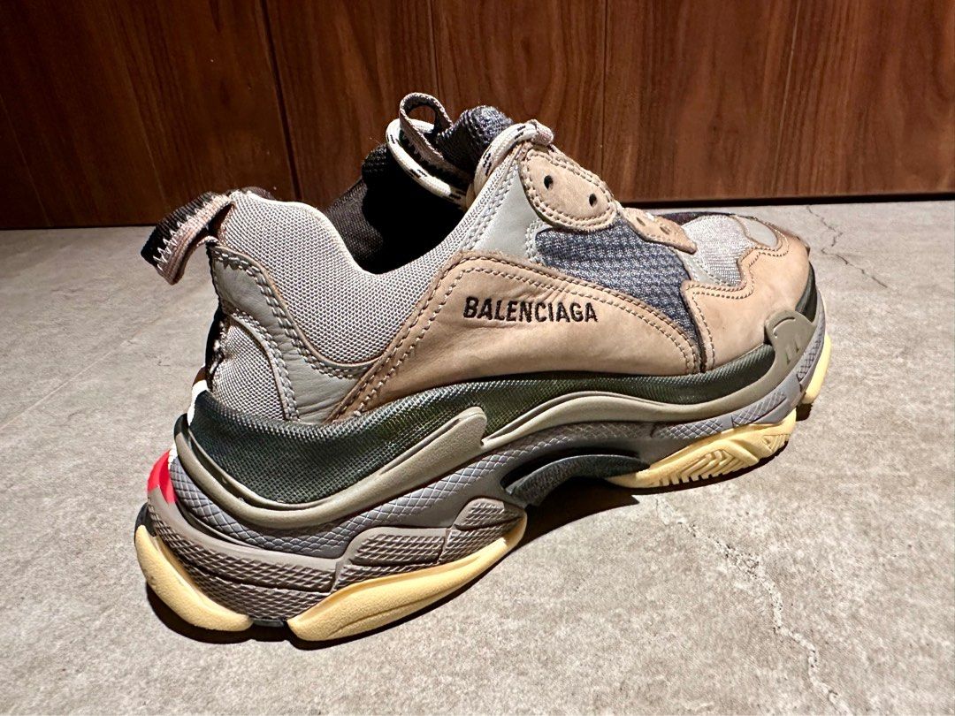 Men s 42 Balenciaga Mix match pair