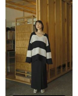Mu official 莯 條紋寬鬆毛衣 全新 ear official / Soulsis / Wuzo / KBF / sense of place / kastane / hong 葒