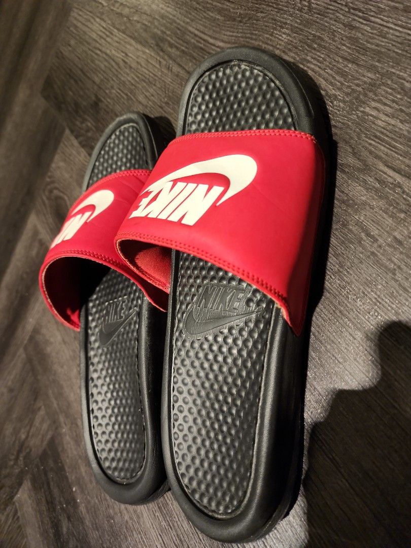 Red nike benassi top slides