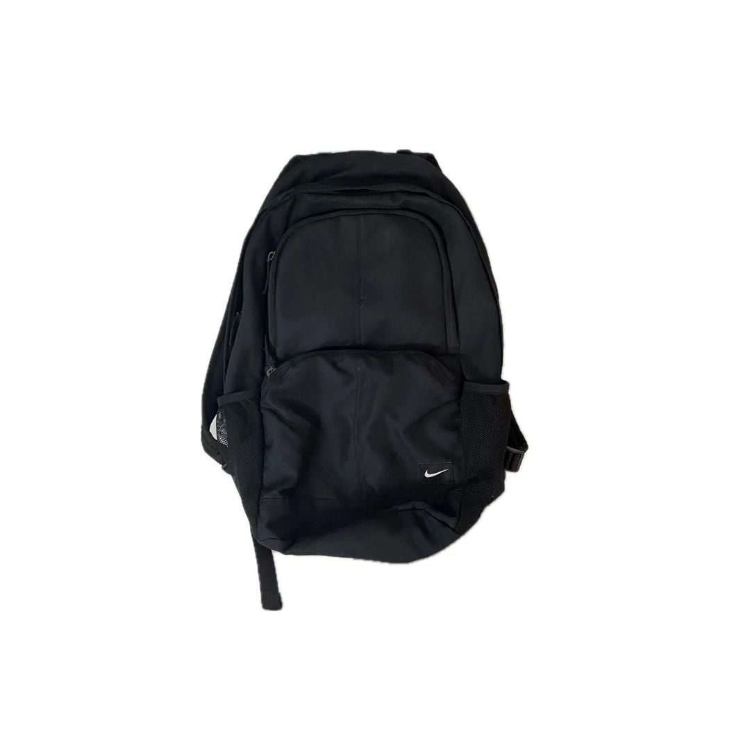 Plain black top nike rucksack