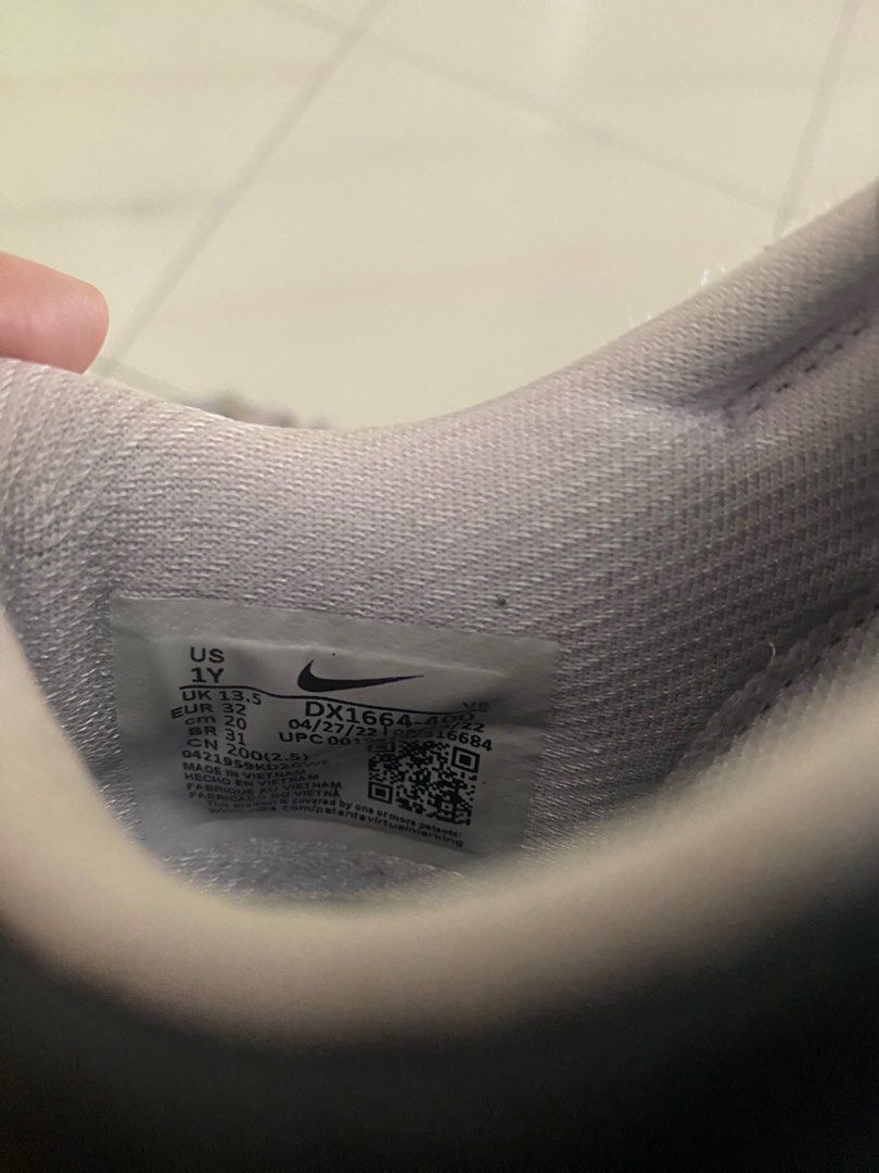 Nike 27 clearance kids size 3