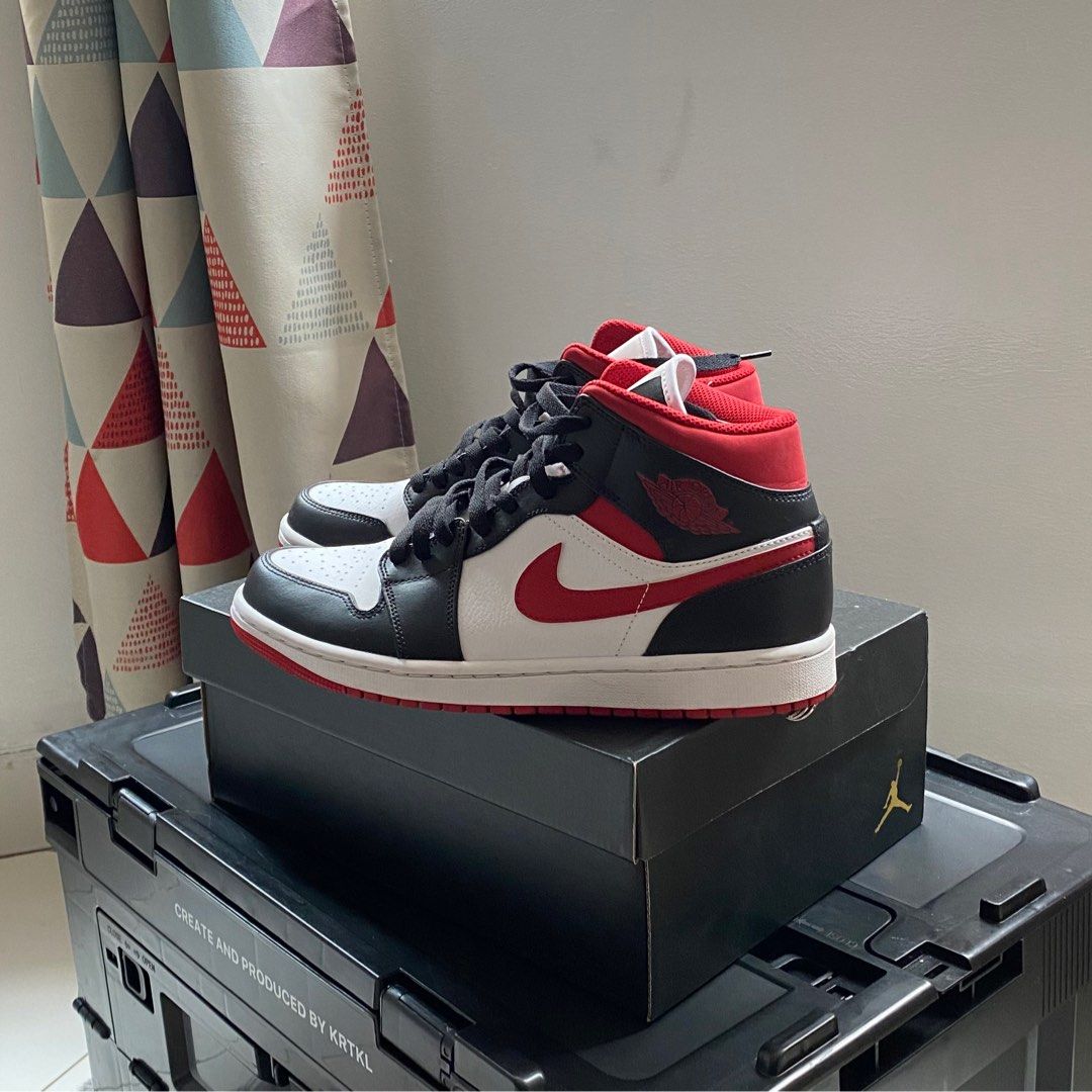 footlocker jordan 1 red