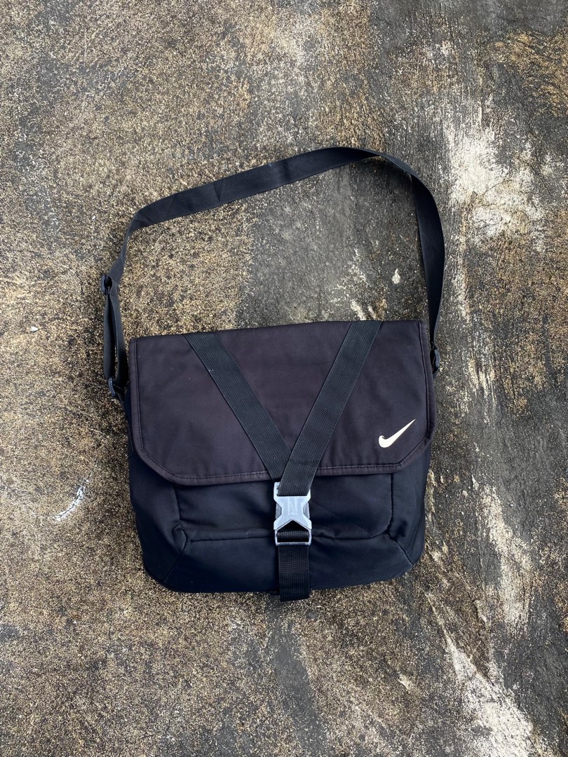 mens nike messenger bag