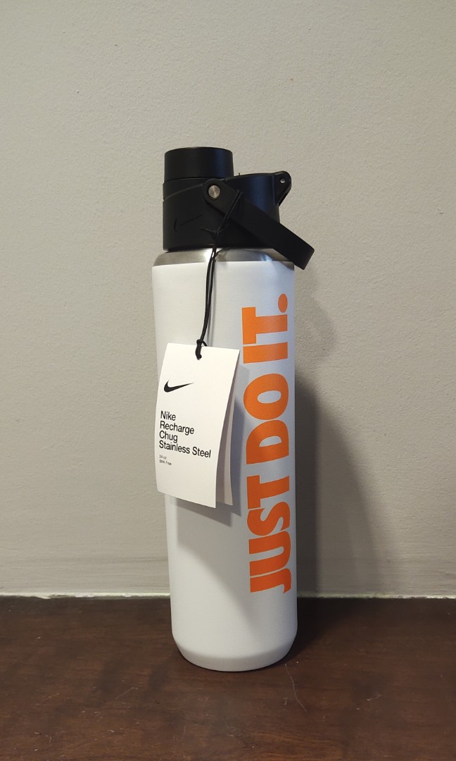 Nike Recharge Stainless Steel Chug Bottle (32 oz)