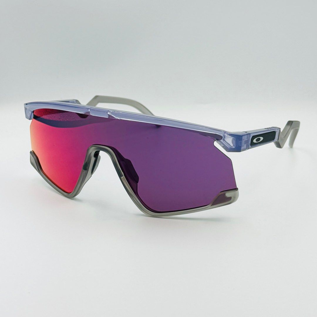 Oakley BXTR Trans Lilac w/ Prizm Road, Men's Fashion, Watches