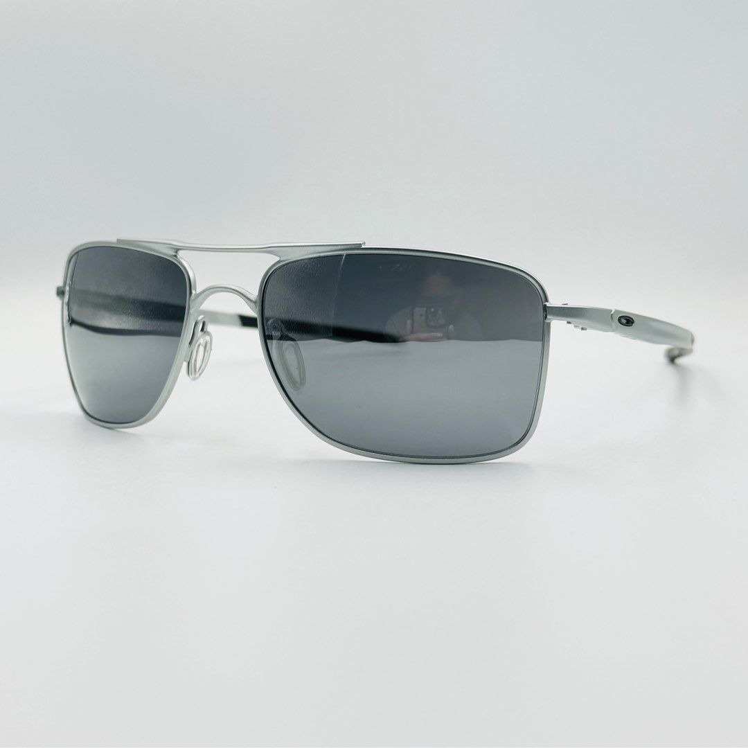 Oakley gauge 8 matte lead top