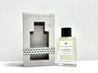(Category: ) located in . Submitted by paradise_perfumes (Listing ID 1265473851, Image 1). Description: .