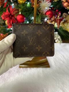 Authentic LV Louis Vuitton Damier Graphite Amerigo Mens Wallet, Men's  Fashion, Watches & Accessories, Wallets & Card Holders on Carousell