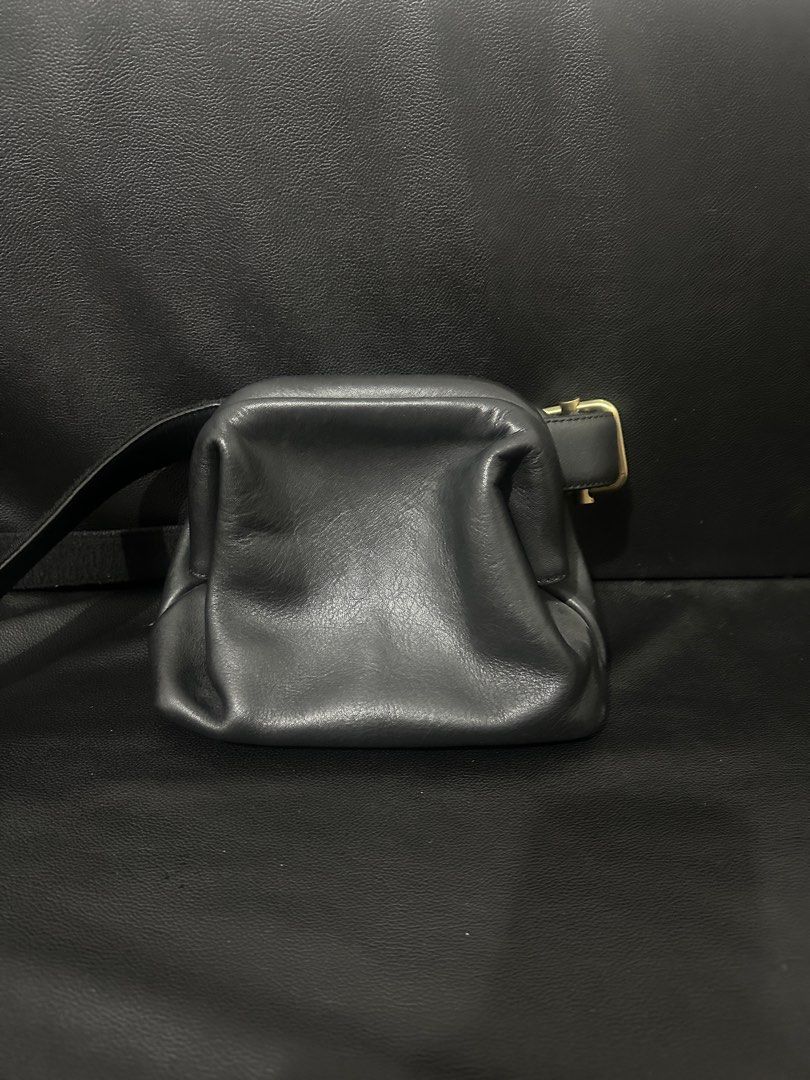 Osoi belt bag | chest bag (Category: Cross-body Bags) located in General Trias. Submitted by jeram880 (Listing ID 1265427892, Image 1). Description: Osoi belt bag 👜 in good condition 👜 unique design 👜 Korea sourced 👜 499 php ✏️ payment tru Gcash or Bank Transfer ✏️ shopee checkout only | Flash | LBC ✏️LAST PRICE POSTED, no haggling please as they're at their lowest possible price. ✏️ Price posted is FIRM & FINAL ❌do not make an offer if you d