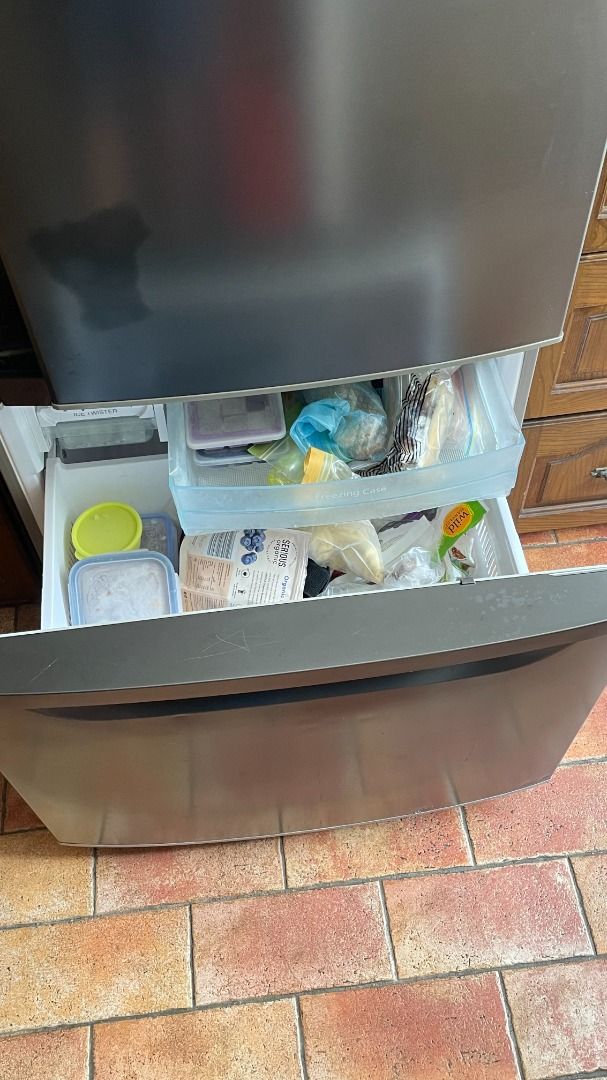 Panasonic 551l bottom on sale mount fridge