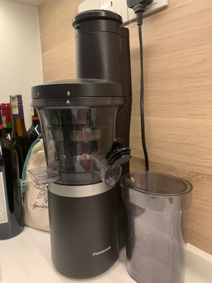 Panasonic slow juicer MJL700, TV & Home Appliances, Kitchen Appliances