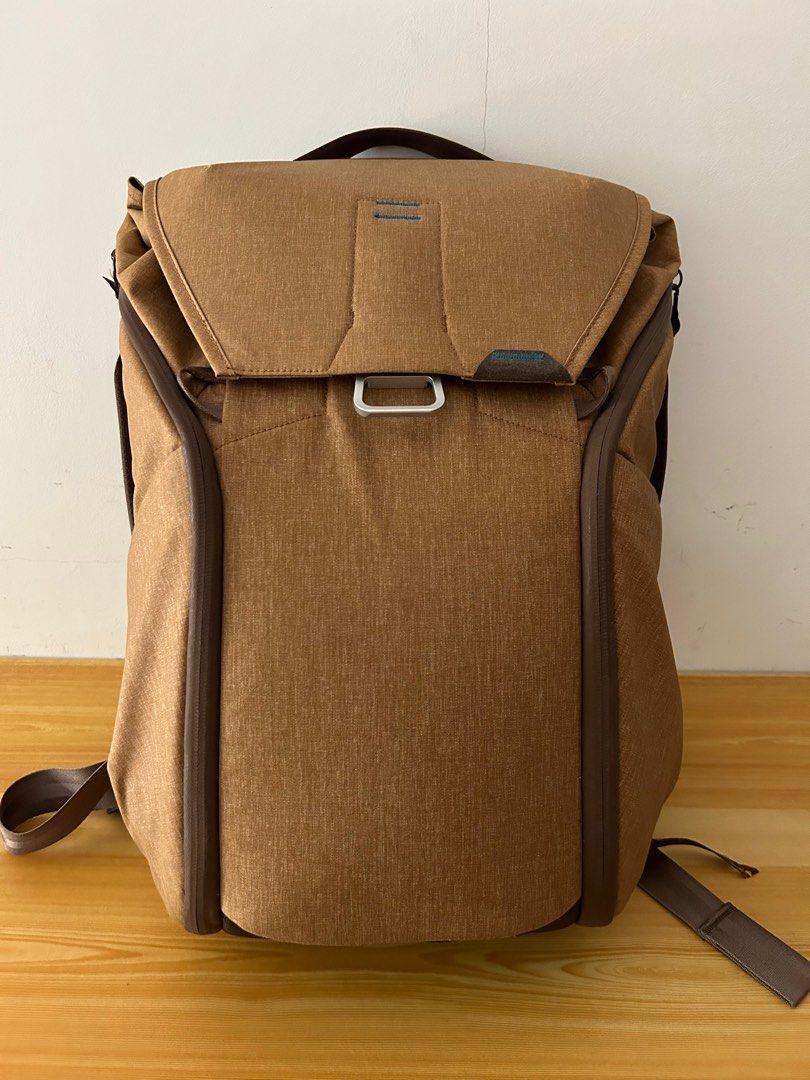 Peak design everyday shop backpack tan