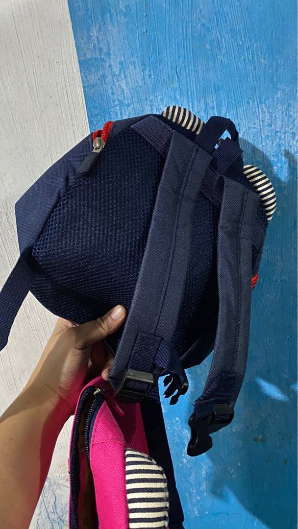 peppa pig bag (Category: Babies & Kids Fashion) located in Quezon City. Submitted by everthrifty (Listing ID 1265358841, Image 3). Description: mini backpack hindi nagamit but without tag po na 50 each.