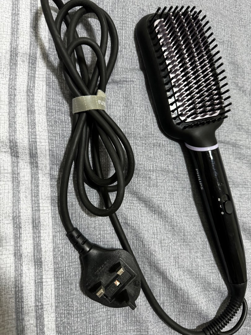 PHILIPS StyleCare Essential Heated straightening brush BHH880 03
