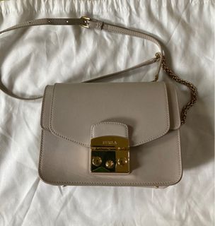 (Category: ) located in . Submitted by db_definitelybranded (Listing ID 1265491112, Image 1). Description: .