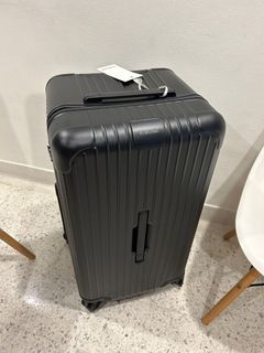 Rimowa Essential Trunk Luggage Travel Trolley Bag 31”