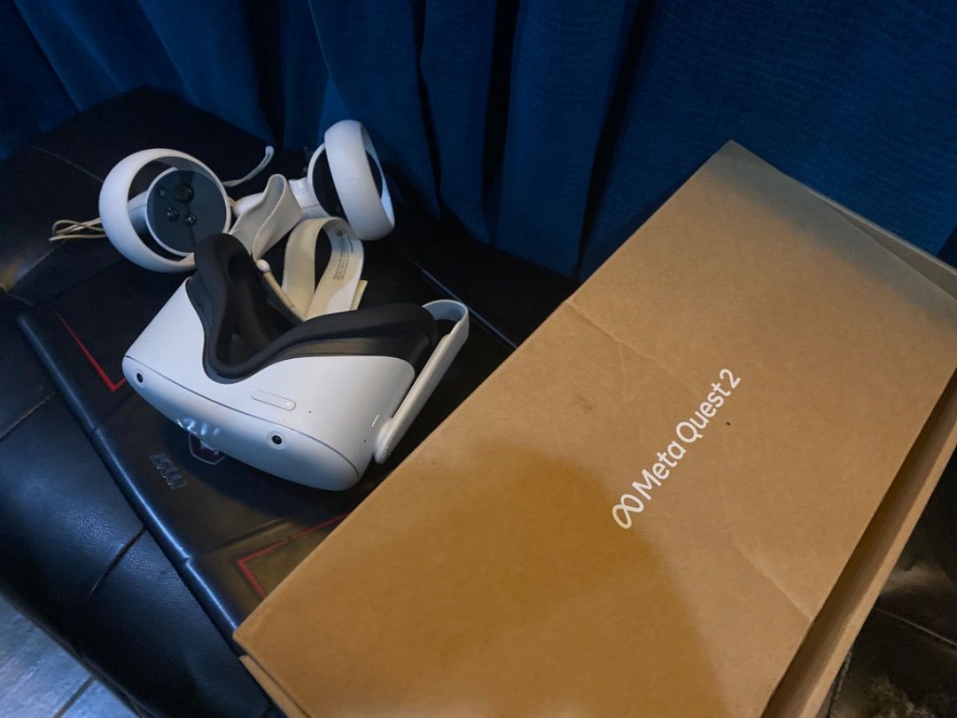 Rush selling oculus quest 2 128 Gb, Video Gaming, Gaming Accessories