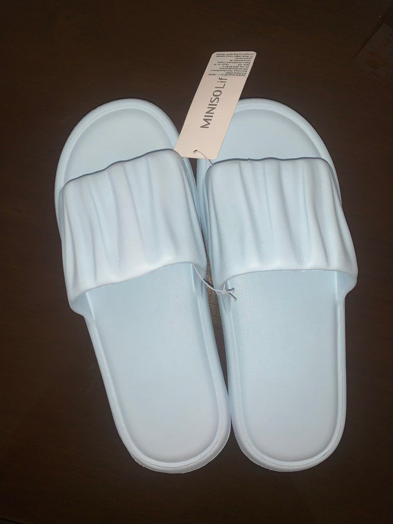 Sandal slip clearance on miniso