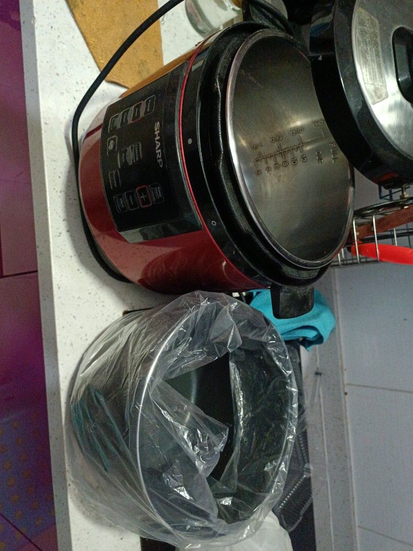 Sharp pressure cooker, TV & Home Appliances, Kitchen Appliances