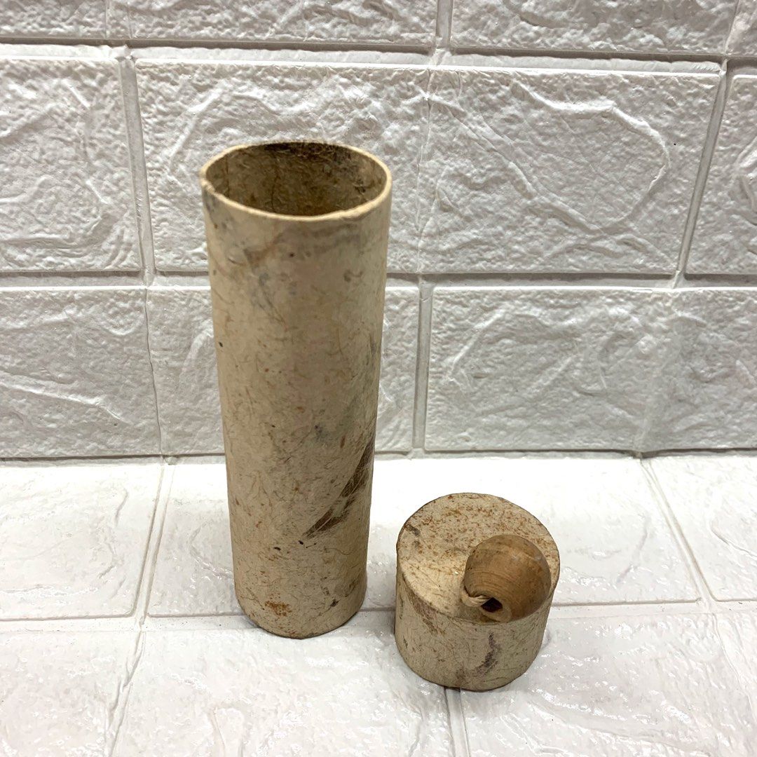 Small Cylinder Container Box (Category: Storage Boxes & Baskets) located in Manila. Submitted by thekidshop (Listing ID 1118141086, Image 2). Description: Length 6 inches.