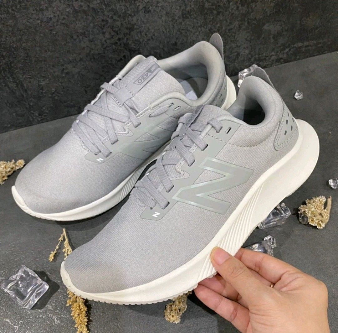 Sneakers new balance sale wanita