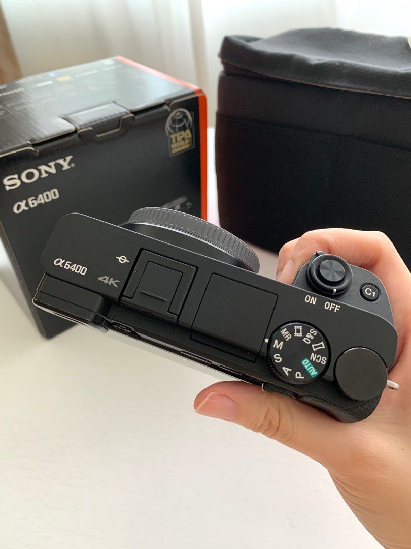 Sony A6400 body only. Box included, Photography, Cameras on Carousell