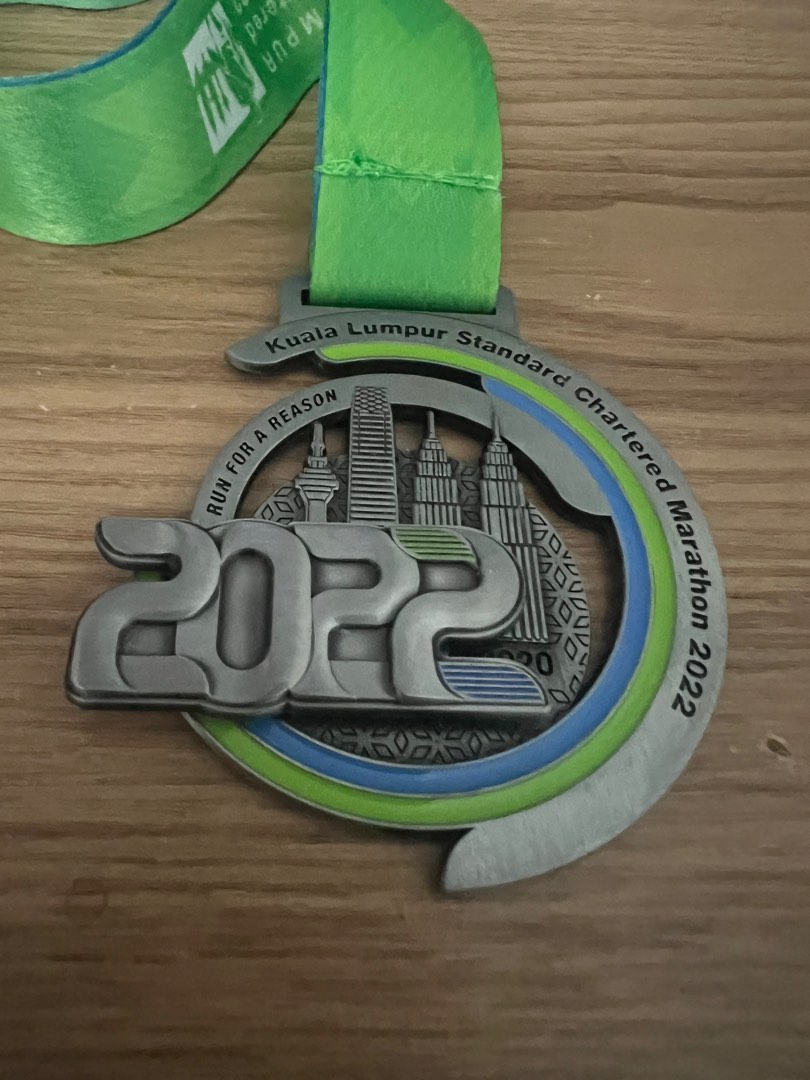Standard Chartered Half Marathon medal 2022, Sports Equipment, Other